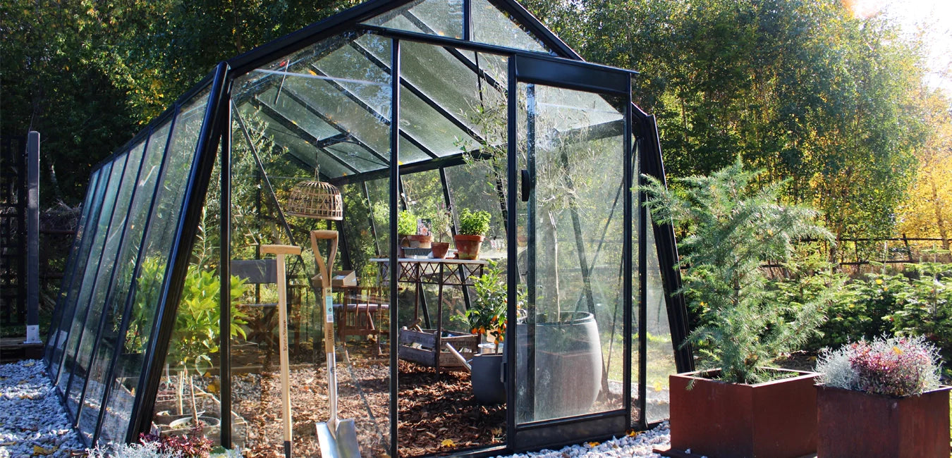 Växthus med sluttande väggar