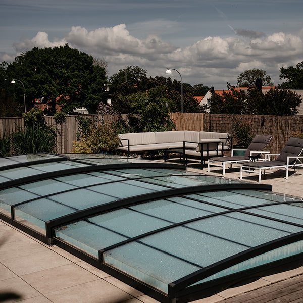 Miljöbild med pooltak Leia