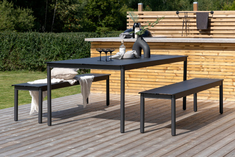 Modena sittbänk tillsammans med bord