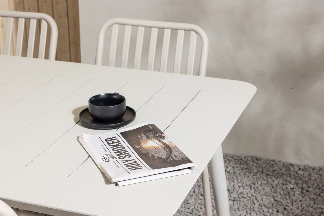 Peking-matstol-vid-bord